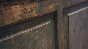 How Ercol Restoration Protects Elm Seats and Original Patina