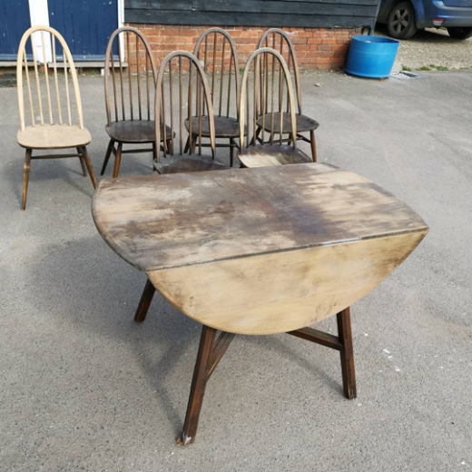 Erol Table And Chairs Just In For A Complete Restoration