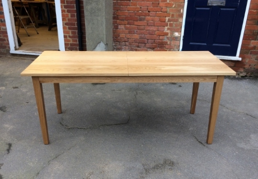 Extending Oak table with single leaf
