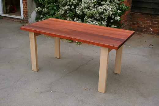 Jarra wood top table with maple legs