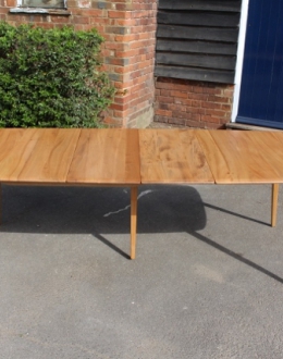 Ercol Windsor Extending Dining Table